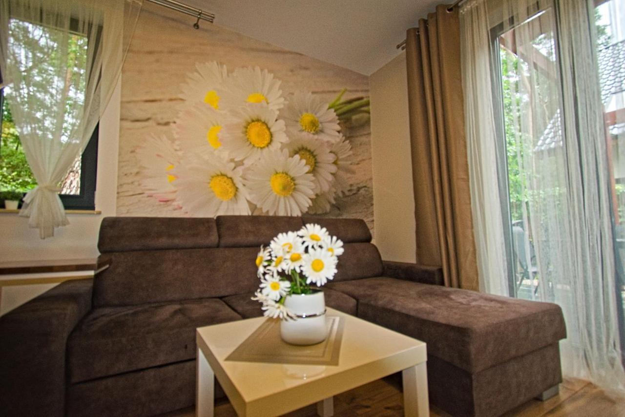 Daisy - Sunny Flowers Apartments Лукенцин Екстер'єр фото