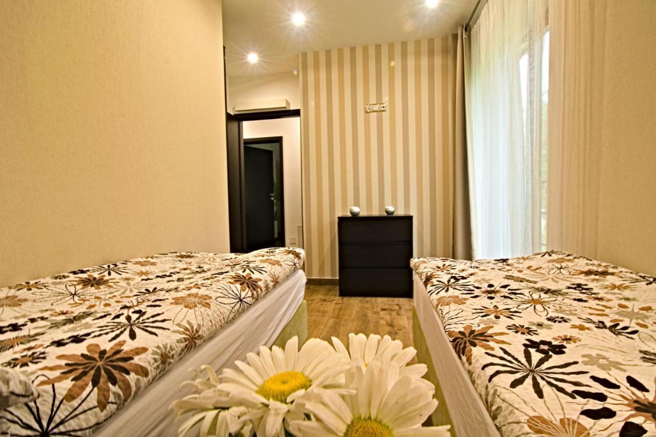 Daisy - Sunny Flowers Apartments Лукенцин Екстер'єр фото